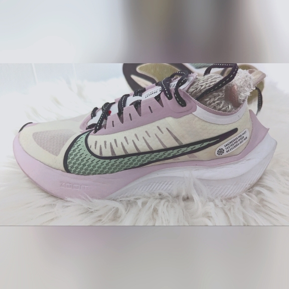 Nike Zoom Gravity Trainers (BQ3203-102) - Picture 1 of 5